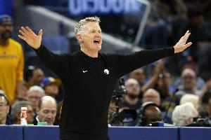 Shams:科尔确实曾考虑过离开NBA 但勇士老板拉科布挽留了他