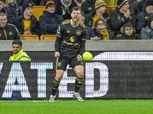记者:芒特准备承担更靠后的中场角色,以缓解曼联中场用人荒